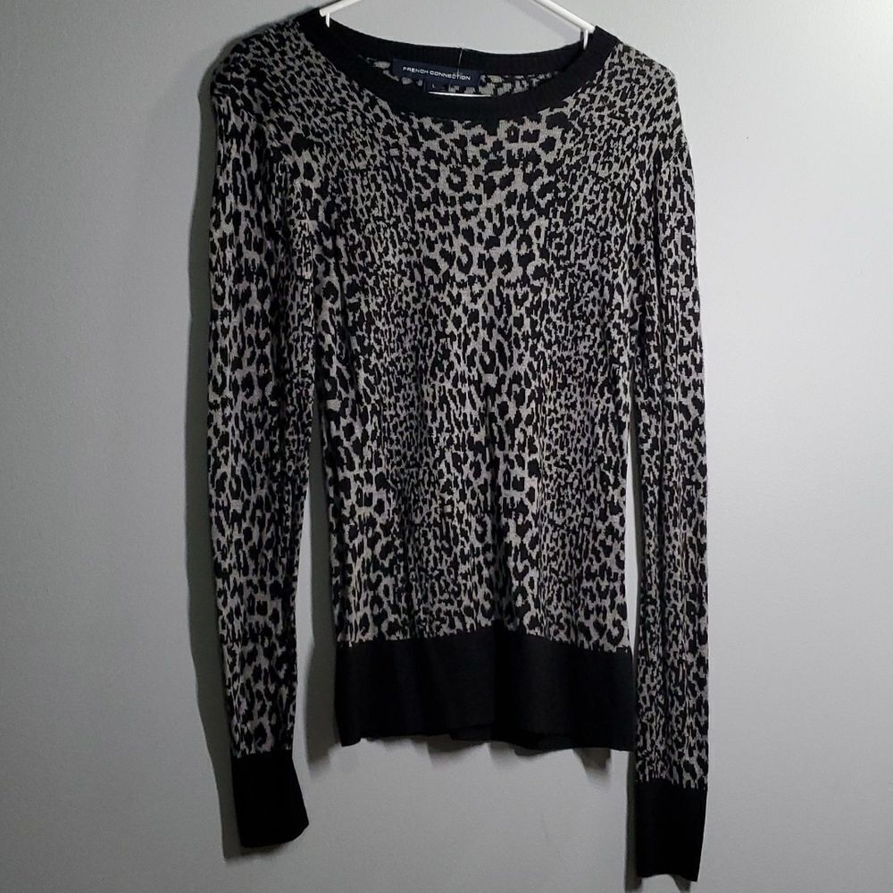 French Connection sweater women’s size Large black‎ grey crew neck animal…
